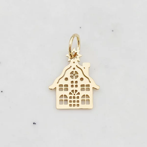 ELM Charm - Casuta decupata - Argint 925 placat cu Aur Galben 18K