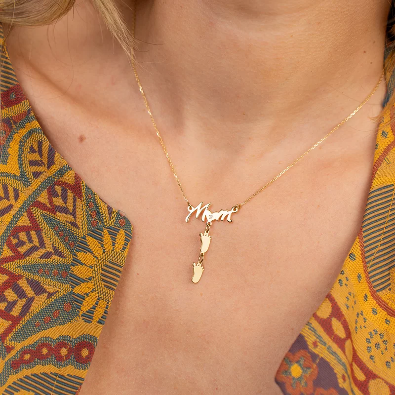 Lantisor cu Diamant Natural - Pandantiv Mom si 2 picioruse - Argint 925 placat cu Aur Galben 18K picture - 4