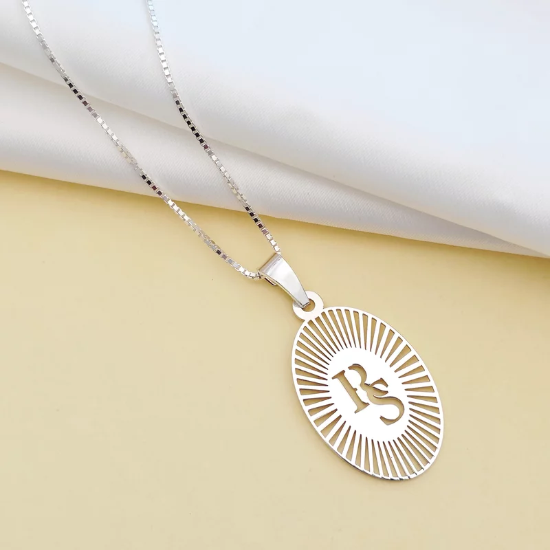 Lantisor cu medalion Oval si decupaje -  initiale personalizate - Argint 925 picture - 2