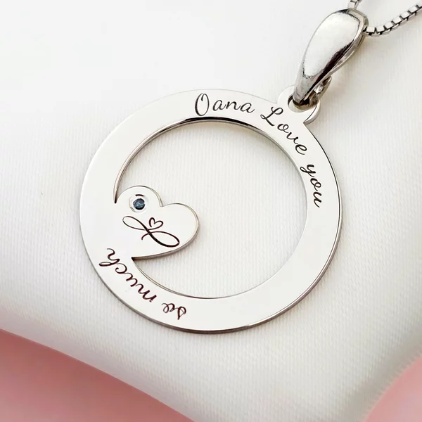 Lantisor personalizat cu Diamant Natural - Pandantiv disc cu nume si simbolul infinit al iubirii -  Argint 925 Rodiat