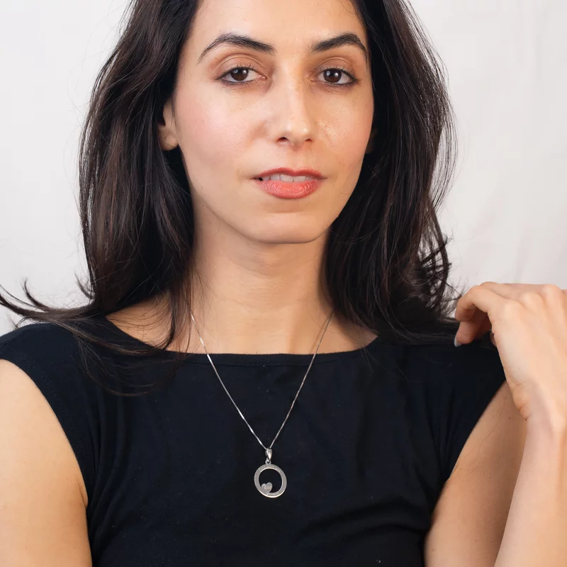 Lantisor personalizat cu Diamant Natural - Pandantiv disc cu nume si simbolul infinit al iubirii -  Argint 925 Rodiat picture - 2