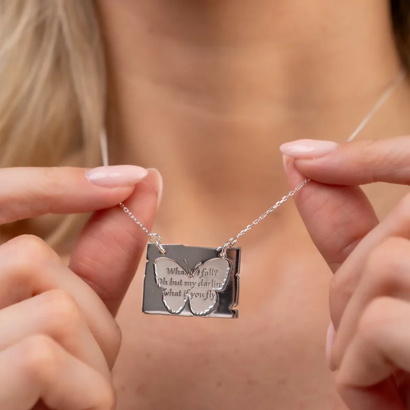 Lantisor cu pandantiv fluture decupat si mesaj ascuns - Argint 925 picture - 2