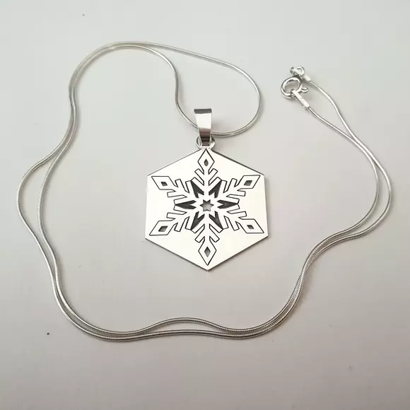 Lantisor cu pandantiv personalizat de Craciun - Fulg de nea  - model hexagon -Argint 925