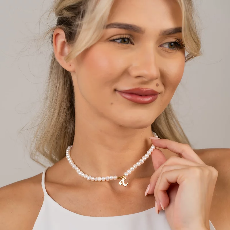 Lantisor cu Perle - Initiala eleganta - Model sirag de perle si si 4 bilute - Argint placat cu Aur Galben 18K picture - 2