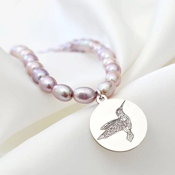 Lantisor cu Perle - Pasarea Colibri - Model sirag perle rice mov cu pandantiv banut - Argint 925