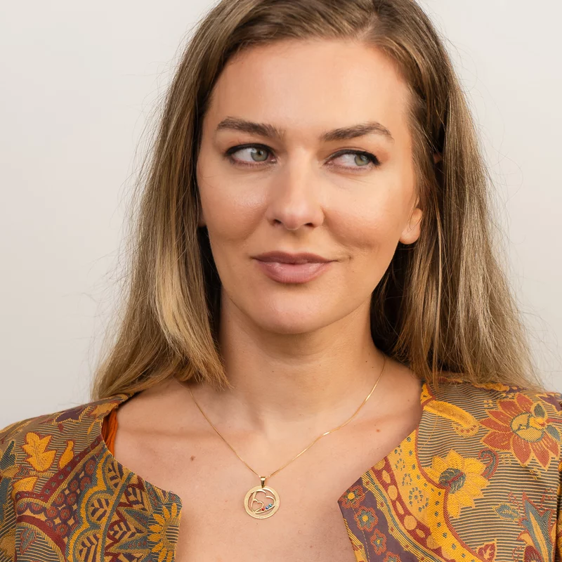 Lantisor Familie unita - Inimi in disc - 3 nume si cristale Swarovski - Argint 925 placat cu Aur Galben 18K picture - 2