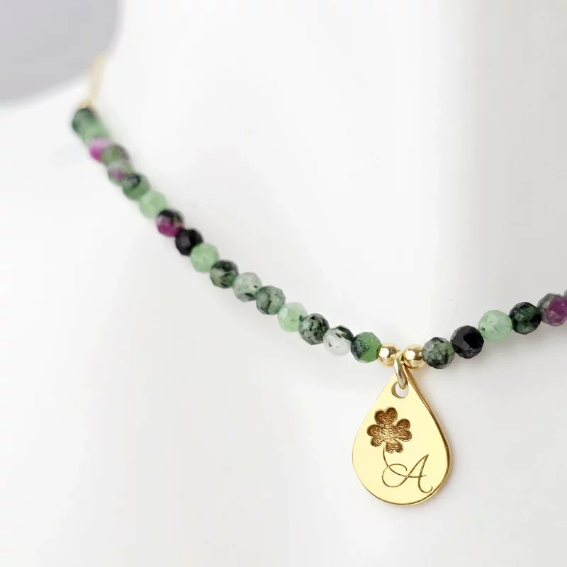 Lantisor Lucky - Pietre Epidot & Pandantiv cu Initiala si Trifoi - Argint placat cu Aur Galben 18K picture - 3