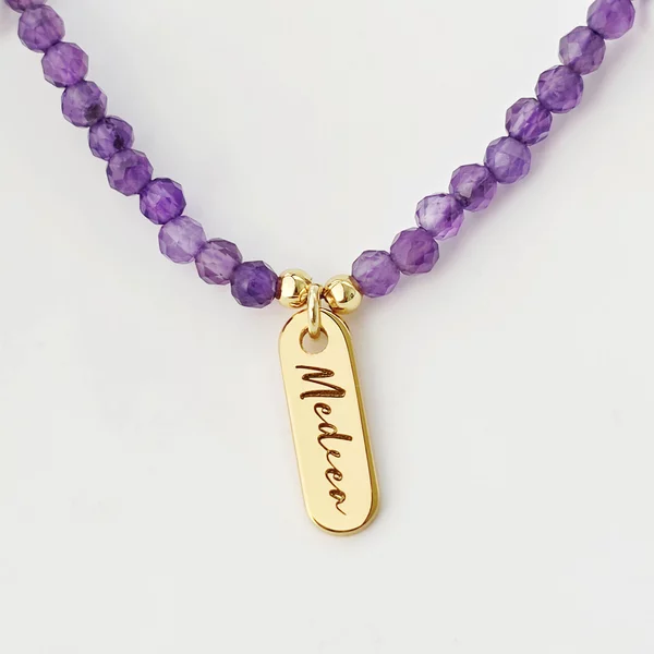Lantisor Name Plate - Pietre Ametist & Pandantiv Placuta cu Nume - Argint placat cu Aur Galben 18K