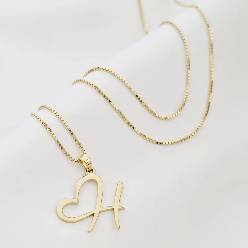 Lantisor personalizat - Pandantiv cu initiala personalizata si inima - Argint placat cu Aur Galben 18K picture - 3