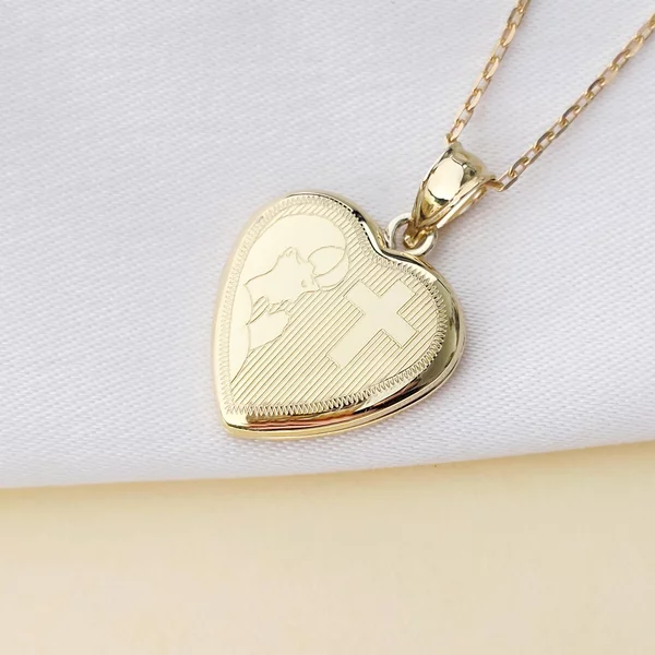 Medalion inima cu poze in interior - Little Prayer Girl - Argint 925 placat cu Aur Galben 18K