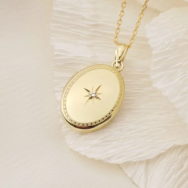 Medalion oval cu poze in interior - Star Diamond - Argint 925 placat cu Aur Galben 18K