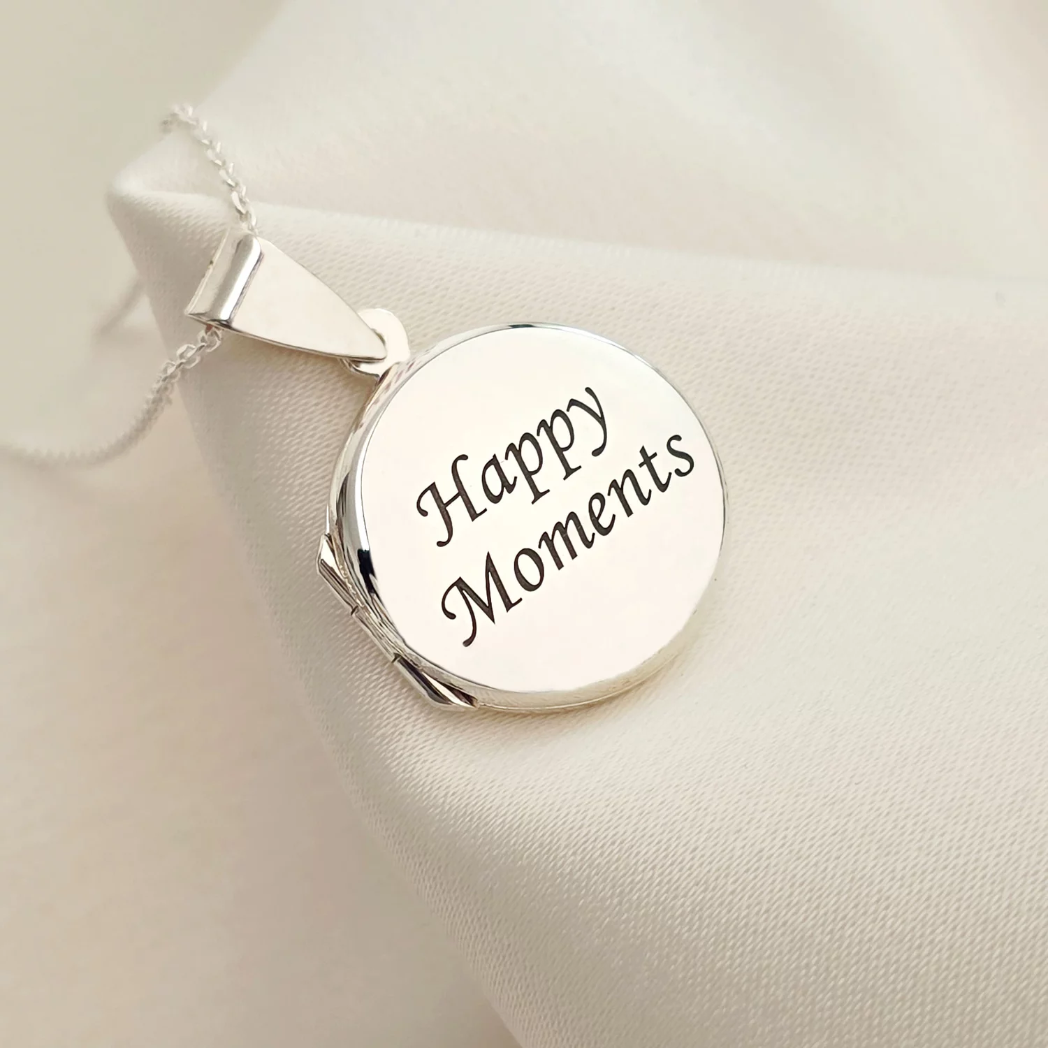 Lantisor cu medalion rotund 18 mm cu poza in interior - Gravura personalizata - Argint 925