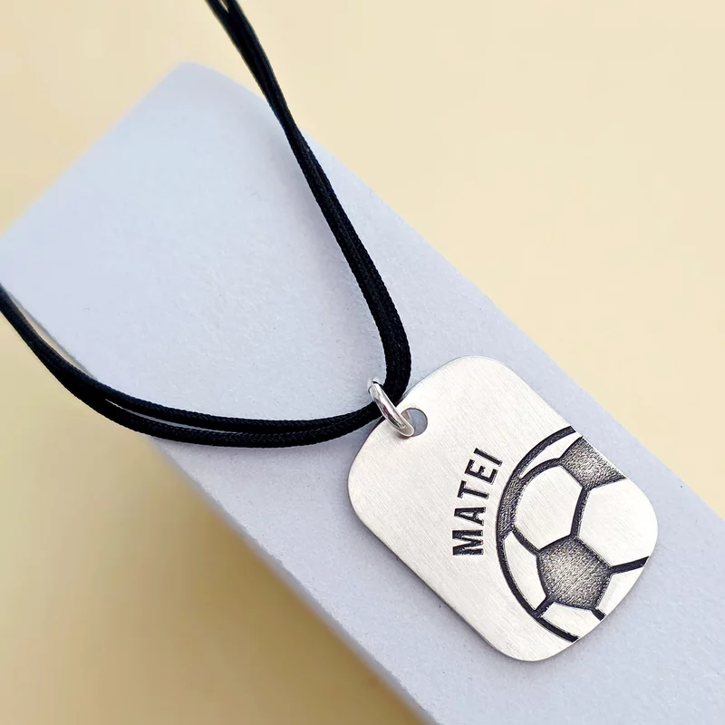 Pandantiv placuta personalizata - Nume si minge de fotbal - Argint 925 - Snur colorat picture - 2