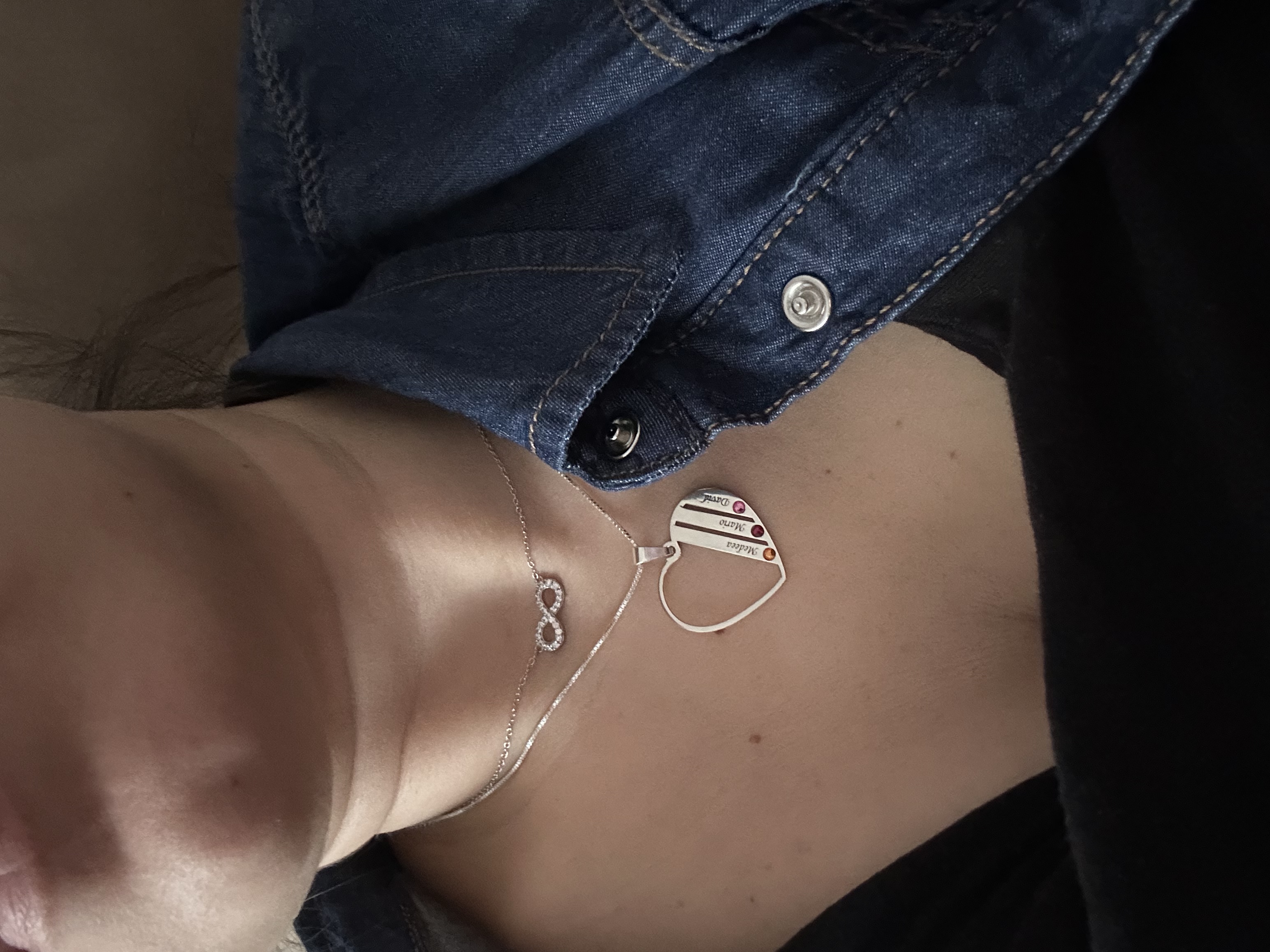 Recenzie Lantisor Inima familiei - 3 nume si cristale Swarovski - Argint 925 - Madalina V.