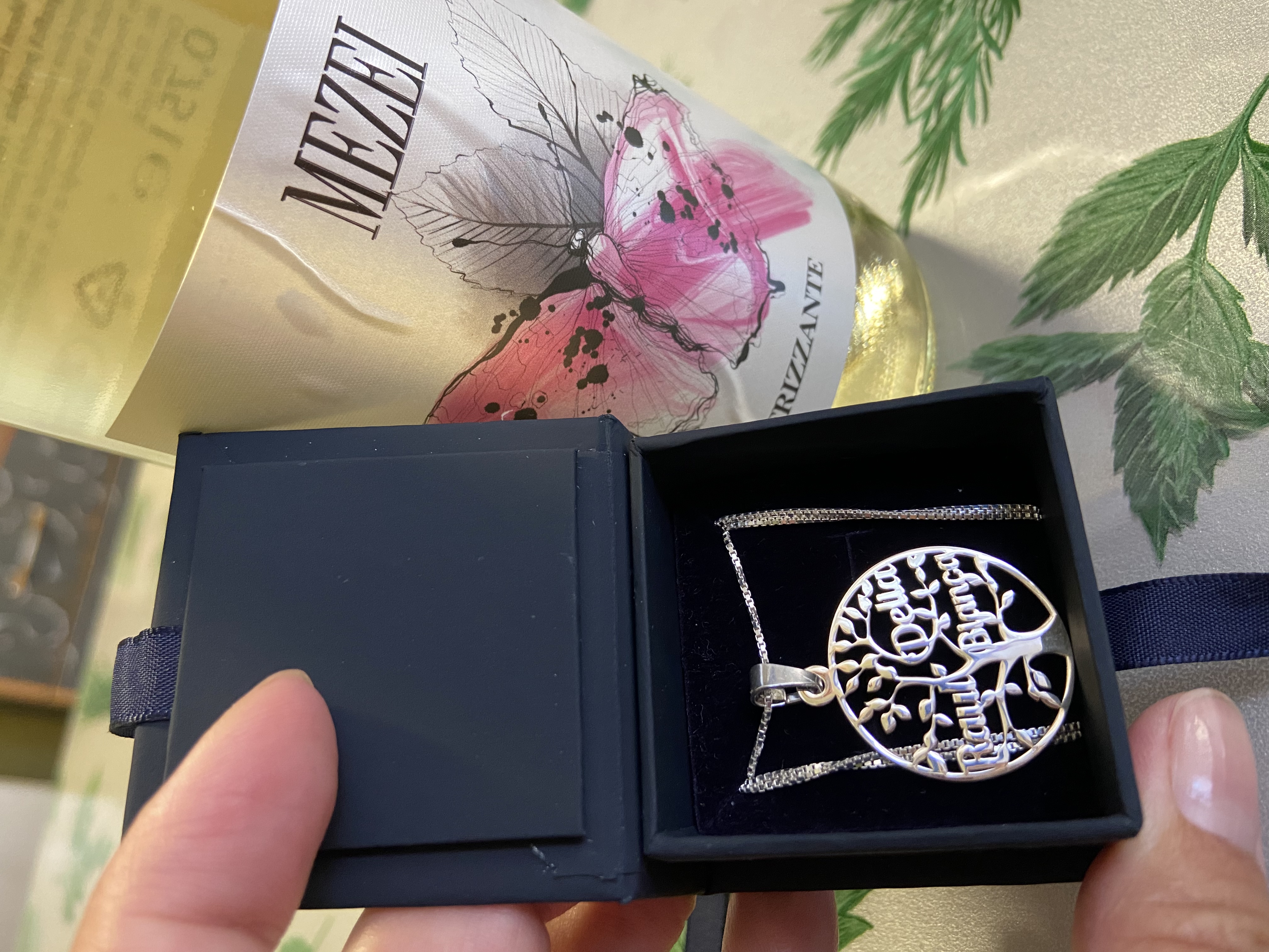 Recenzie Lantisor premium - Copacul Vietii - personalizat cu nume - Argint 925 - Daniela M.