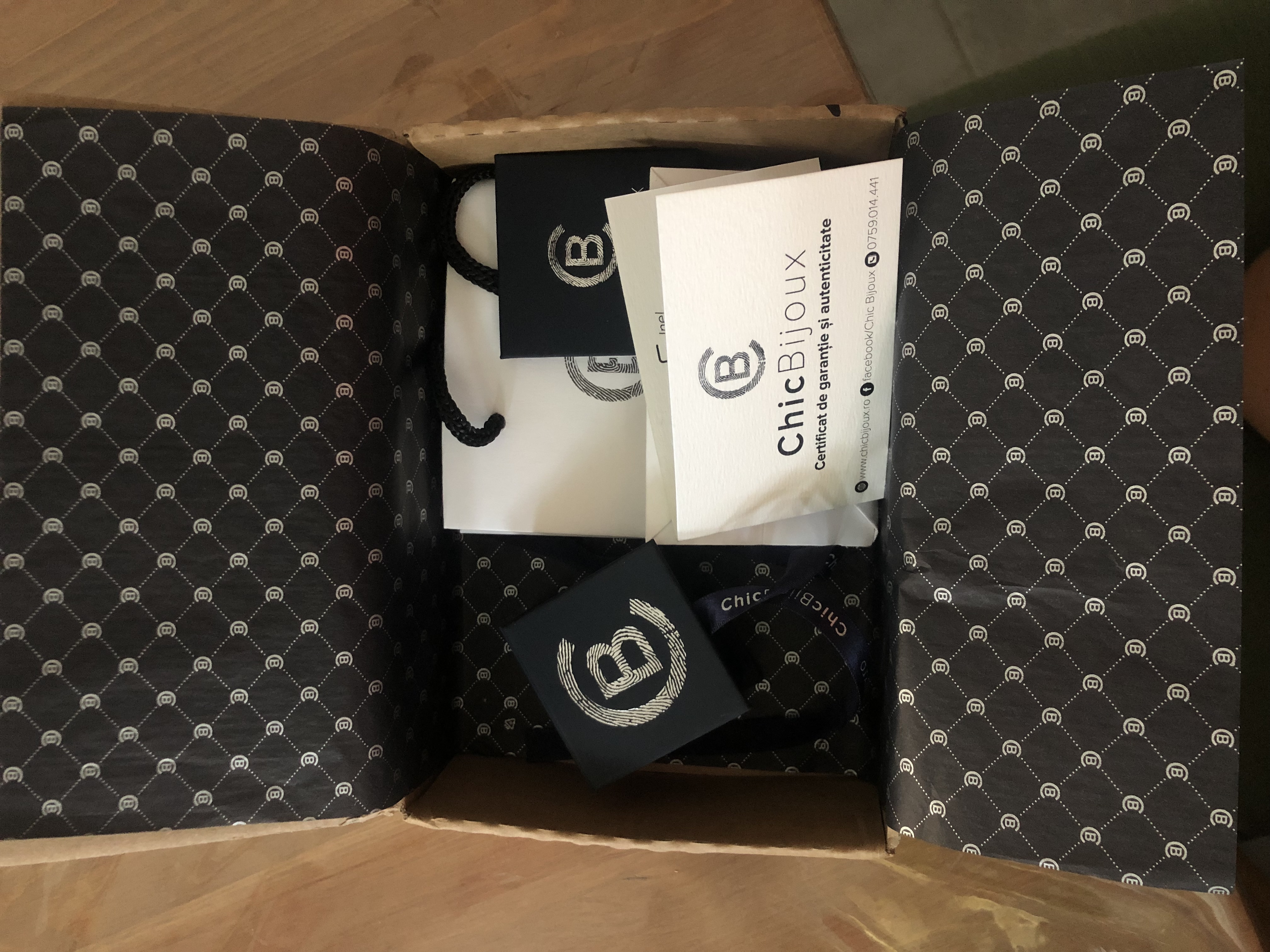 Recenzie Lantisor premium - Copacul Vietii - personalizat cu nume - Argint 925 - Andreea H.