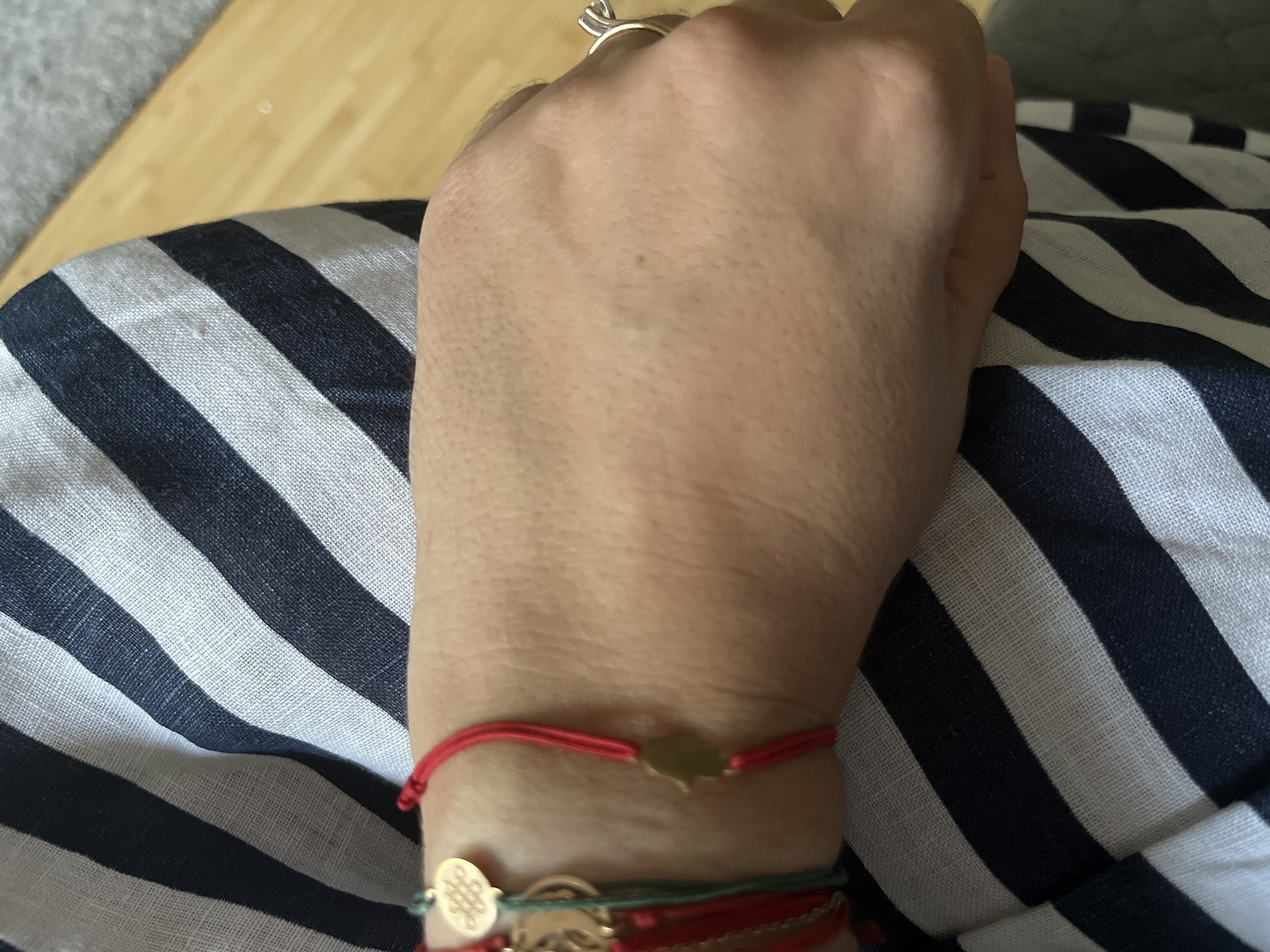 Recenzie Bratara Mana Fatima - Aur Galben 14K - snur reglabil - Dobrin A.