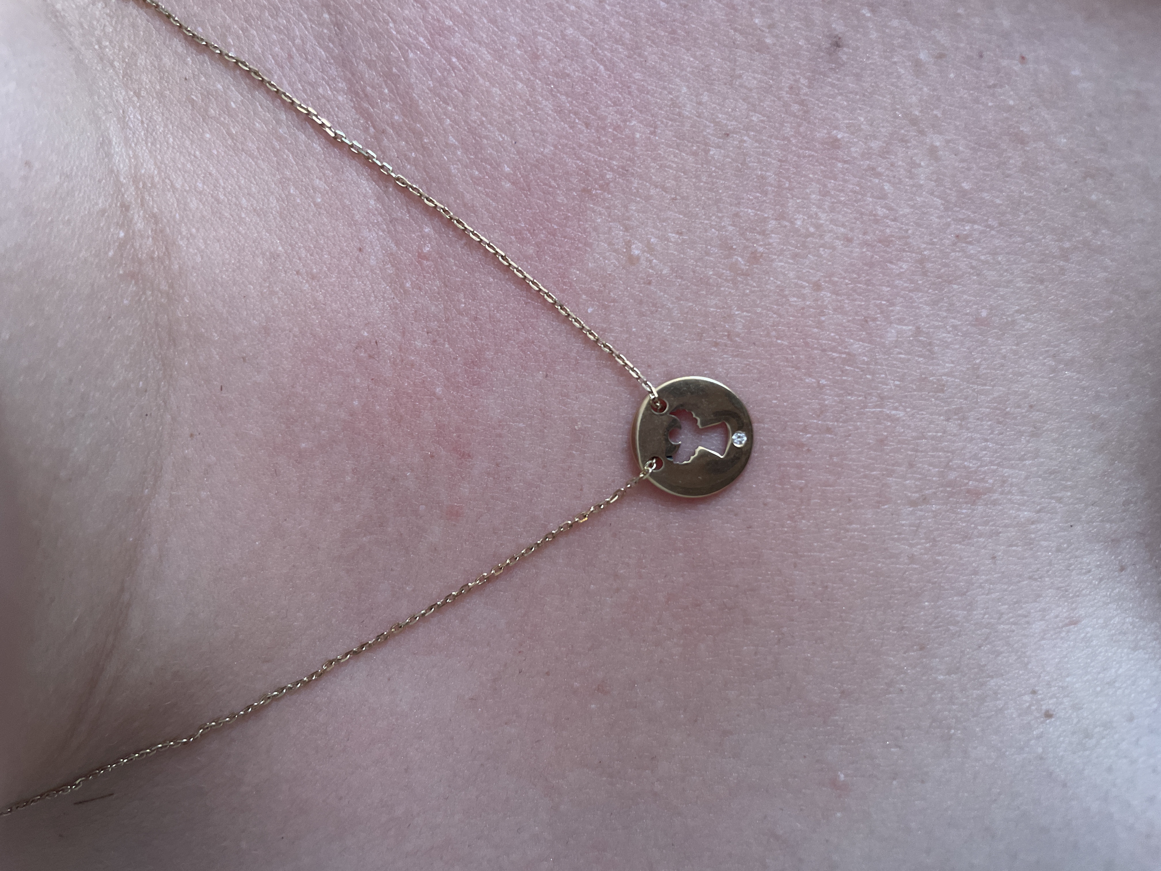 Recenzie Lantisor personalizat cu Diamant natural - Pandantiv banut ingeras decupat - Aur Galben 14 K - Roxana O.