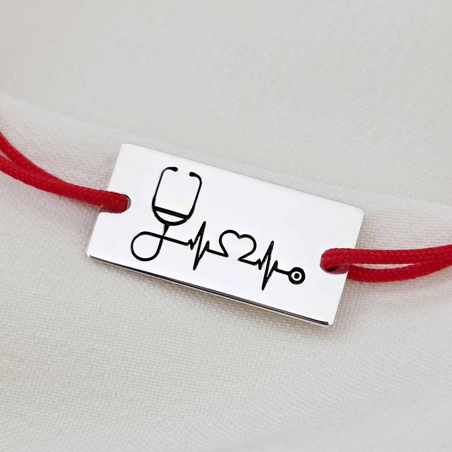Bratara personalizata placuta - Stetoscop si bataia inimii - Argint 925, snur reglabil diverse culori