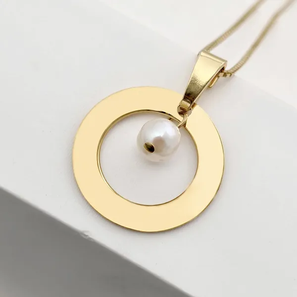 Lantisor cu pandantiv rotund - decupat la interior si charm picatura de Perla - Argint 925 placat cu Aur Galben 18K