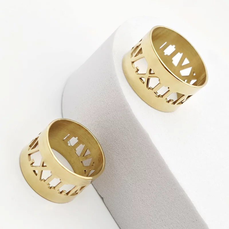 Set 2 Inele Personalizate cu Cifre Romane Pentru Ea și El - Argint 925 Placat cu Aur Galben 18K picture - 3