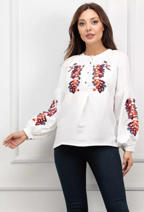 Camasa alba accesorizata cu detalii colorate