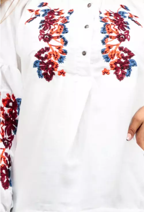 Camasa alba accesorizata cu detalii colorate