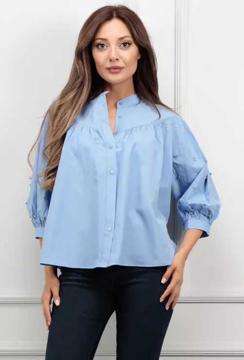 Camasa bleu accesorizata cu strasuri
