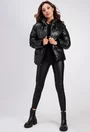 Geaca culoarea neagra