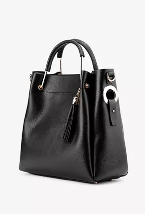 Geanta dama neagra din piele texturata cu accesoriu ciucure