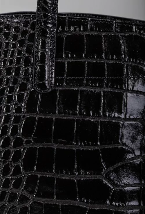 Geanta neagra din piele naturala texturata cu trei compartimente