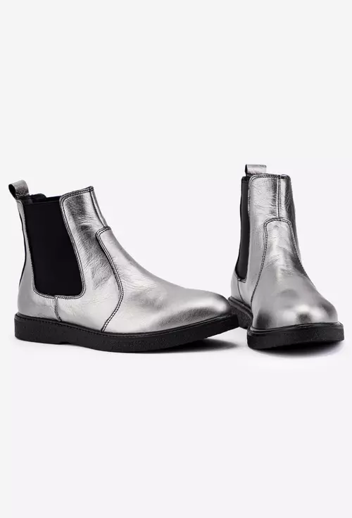 Ghete argintii din piele cu elastic in laterale