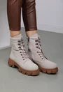 Ghete gri deschis din piele intoarsa cu talpa caramel