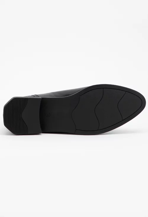 Ghete negre din piele cu model si ornament