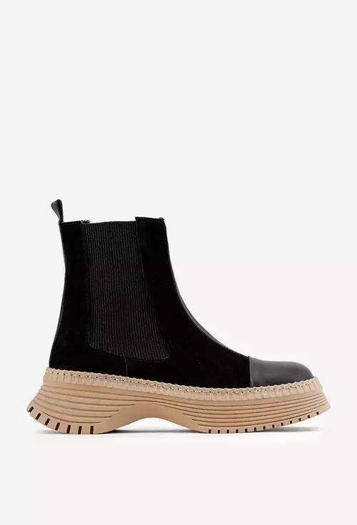Ghete negre din piele intoarsa cu insertii din piele box