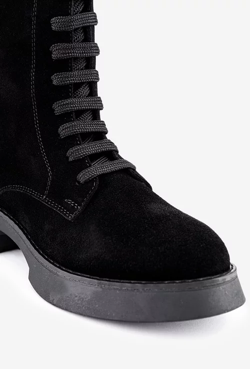 Ghete negre din piele intoarsa cu siret si fermoar