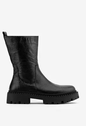 Ghete negre din piele texturata