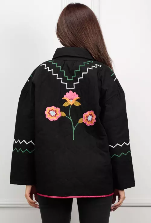 Jacheta neagra cu ornamente florale