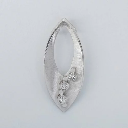Pandantiv din argint cu pietre de zirconiu 36306