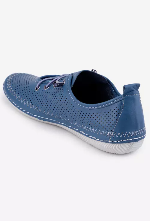 Pantofi albastri din piele cu perforatii