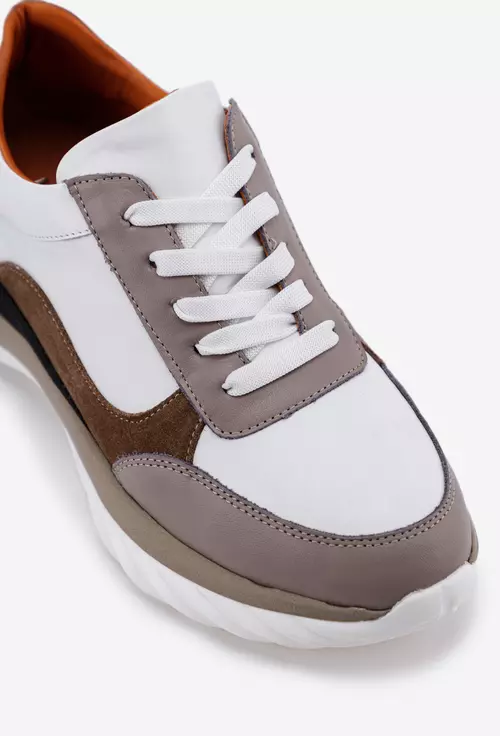 Pantofi albi din piele cu detalii taupe