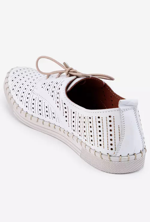 Pantofi albi din piele cu model perforat