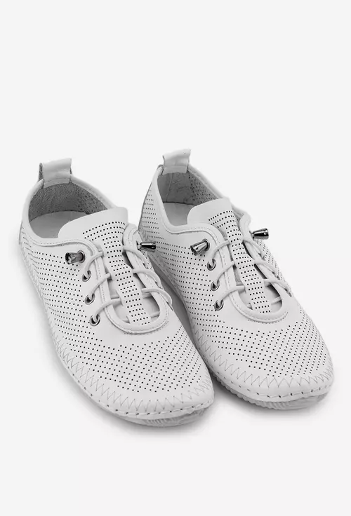 Pantofi albi din piele cu perforatii