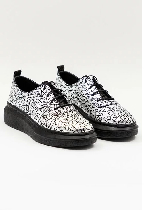 Pantofi argintii din piele naturala cu design abstract