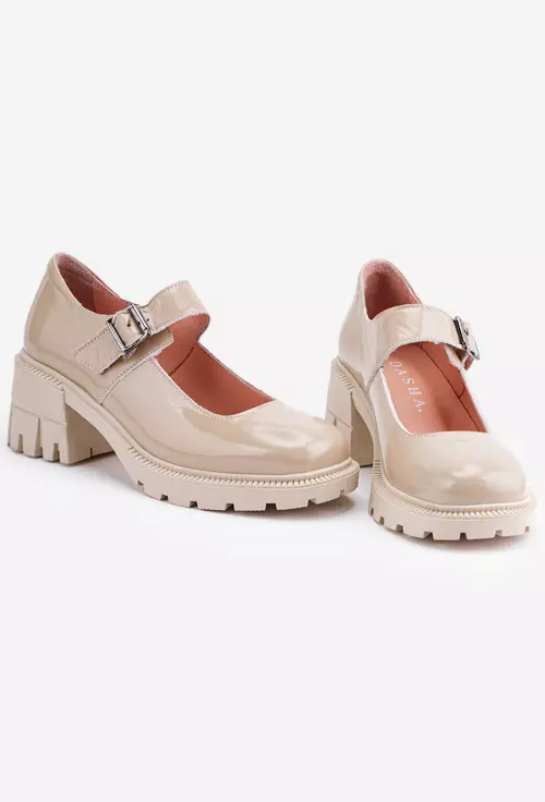 Pantofi bej din piele lacuita cu bareta