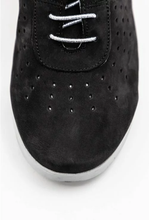 Pantofi casual negri din piele naturala intoarsa cu perforatii