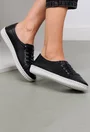 Pantofi casual negri din piele perforata pe laterale
