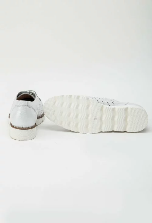 Pantofi casual nuanta alb sidefat din piele naturala Lucia