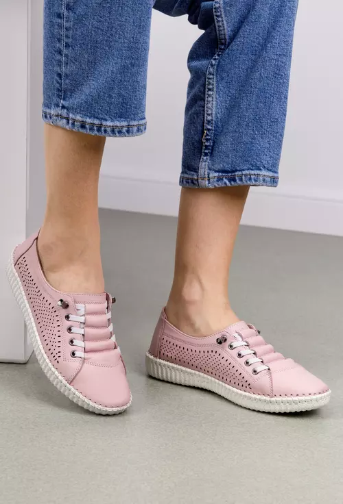 Pantofi casual roz din piele perforata pe laterale