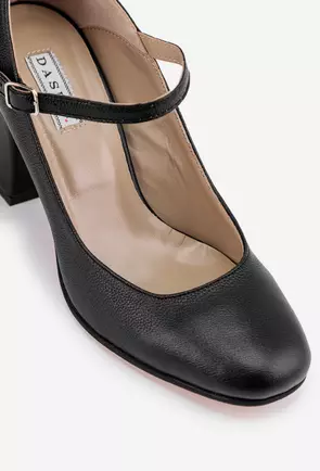 Pantofi cu toc realizati din piele neagra